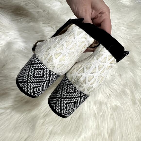 Anthropologie Ankle Strap Block Heel Sandal Sz 8.5 - Picture 7 of 9